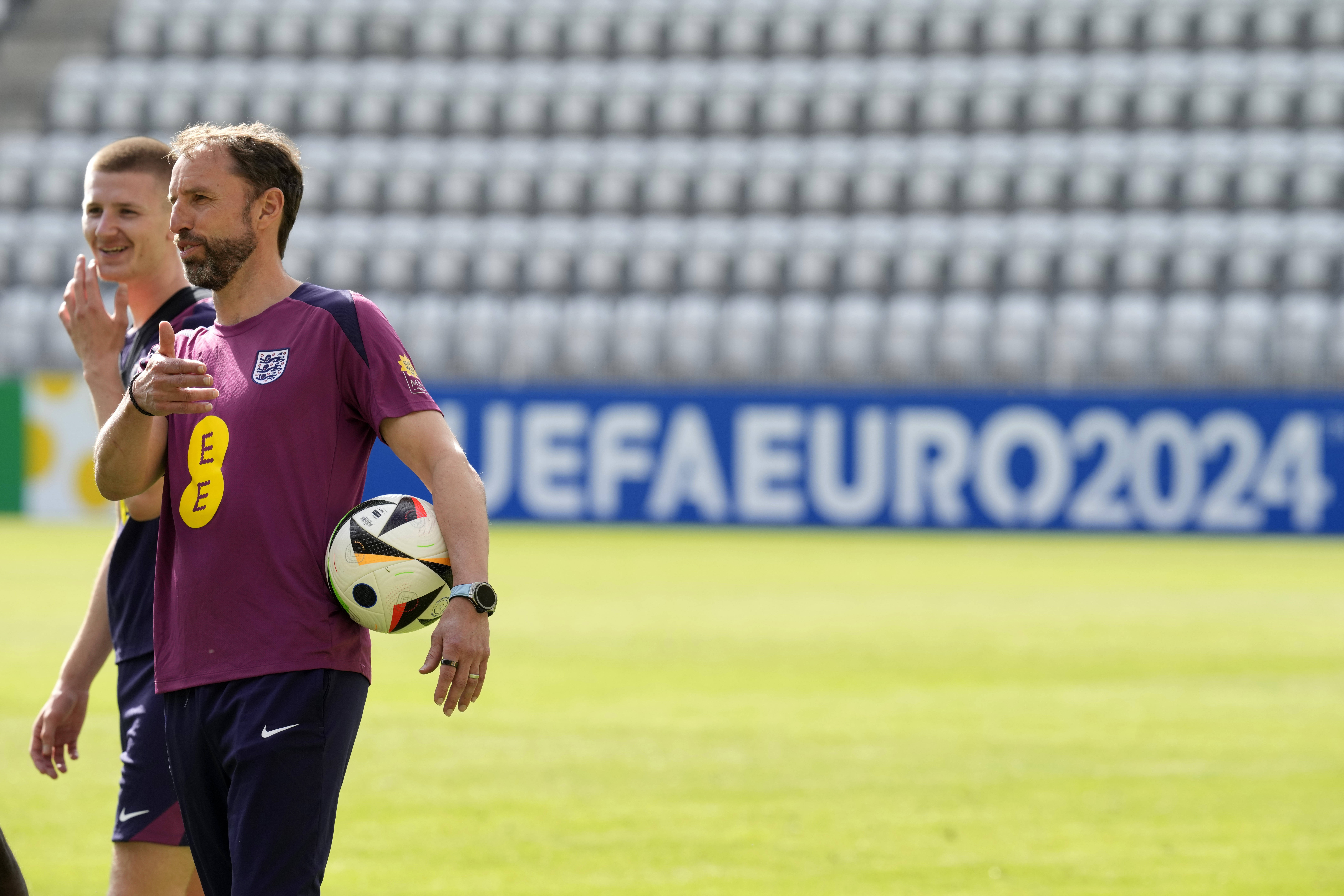 关于英格兰国家队表现出色,获得晋级欧洲杯资格的信息 关于英格兰国家队表现出色,获得晋级欧洲杯资格的信息