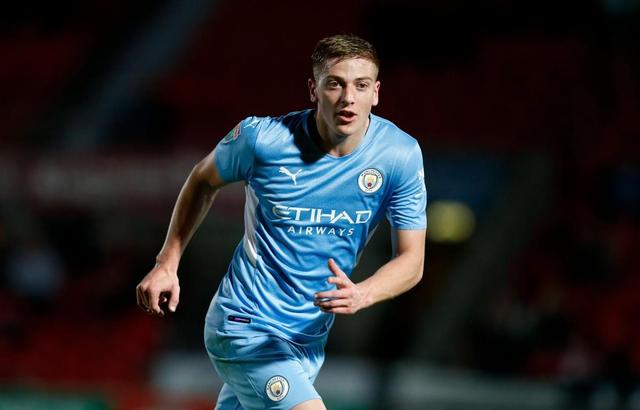 哈德斯菲尔德豪取胜利，全员备战