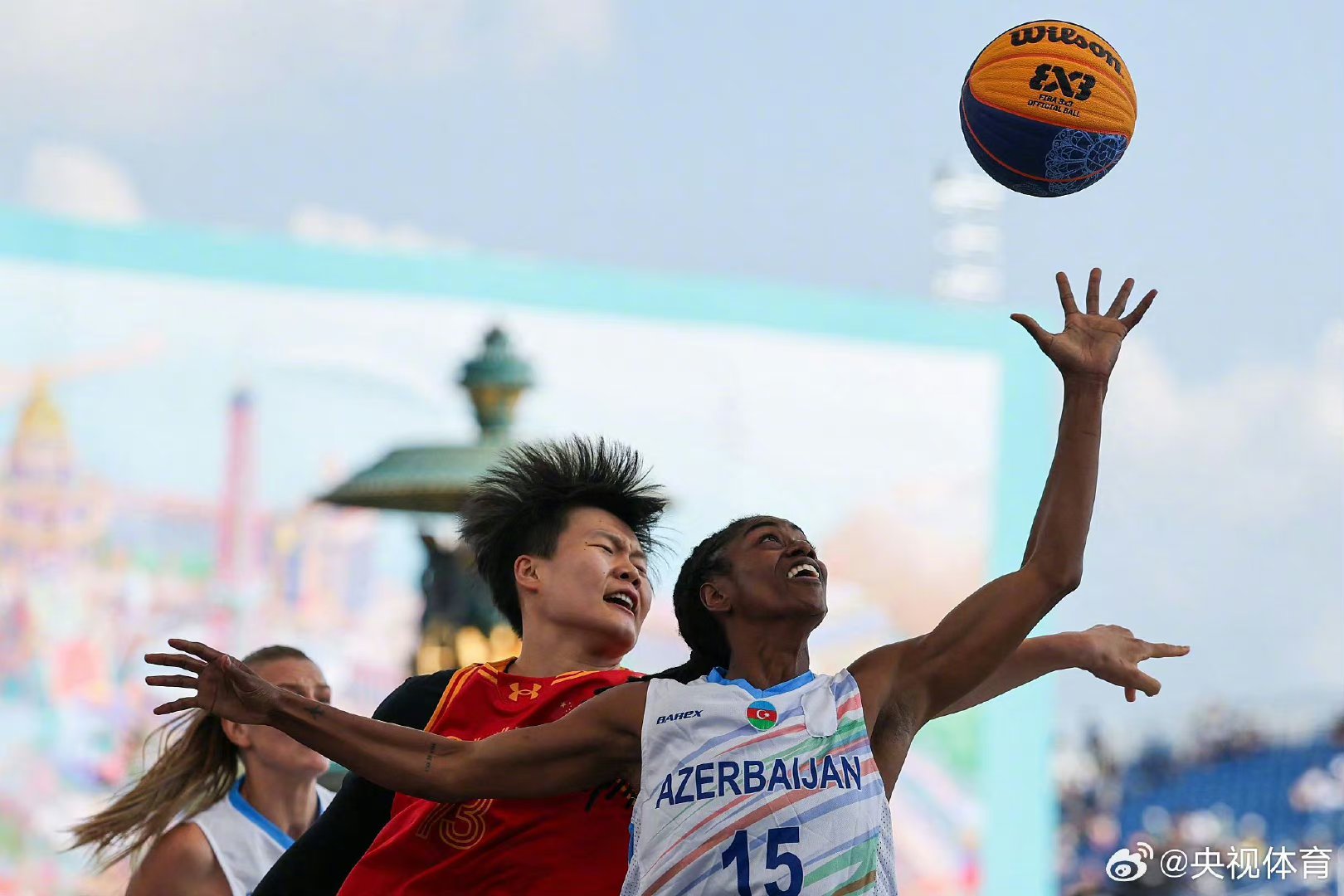 包含NBA球星集结迪拜进行冬训备战新赛季的词条