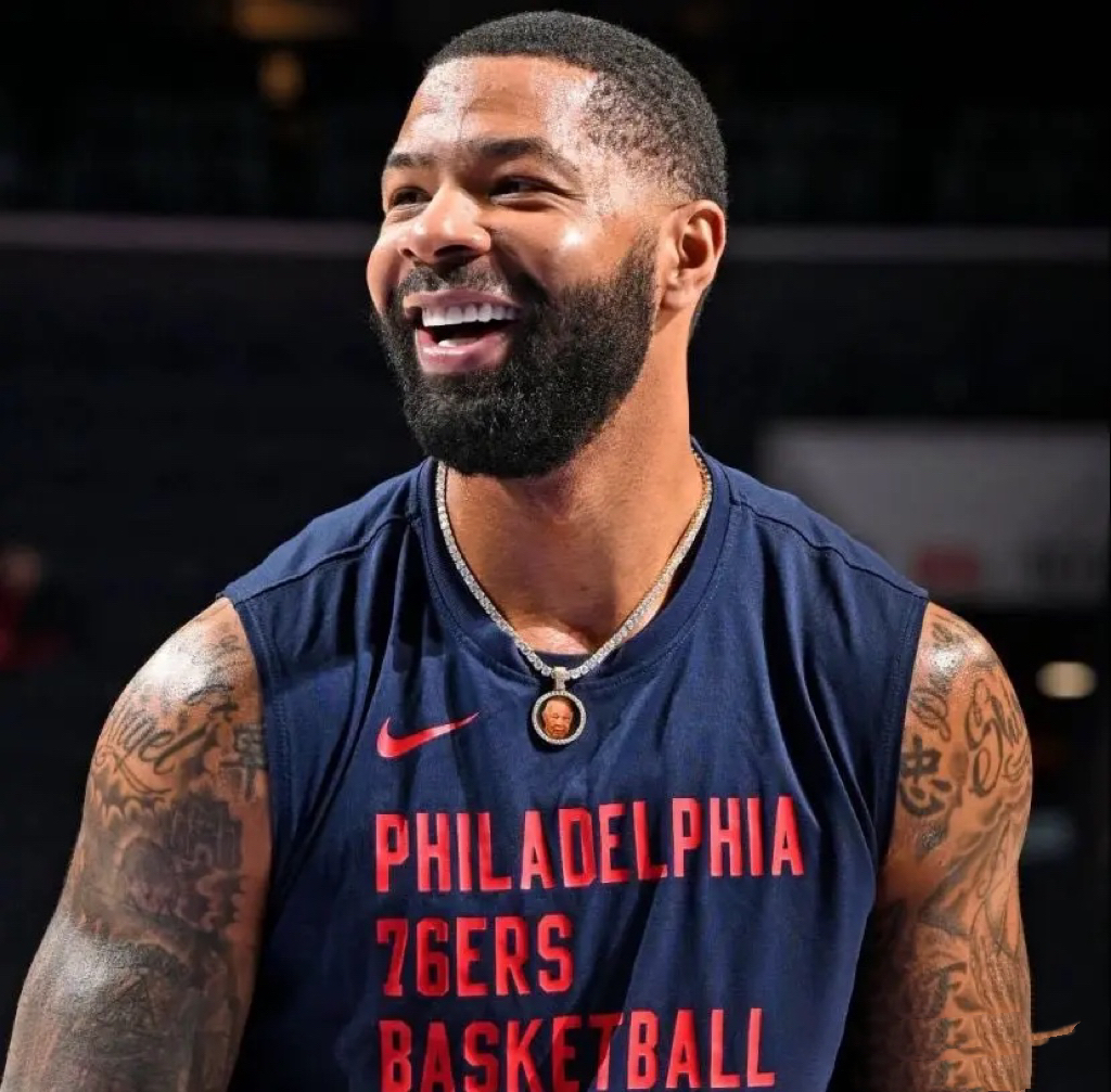 关于黄蜂绝地反击中国男篮，莫里斯惊艳世界的信息