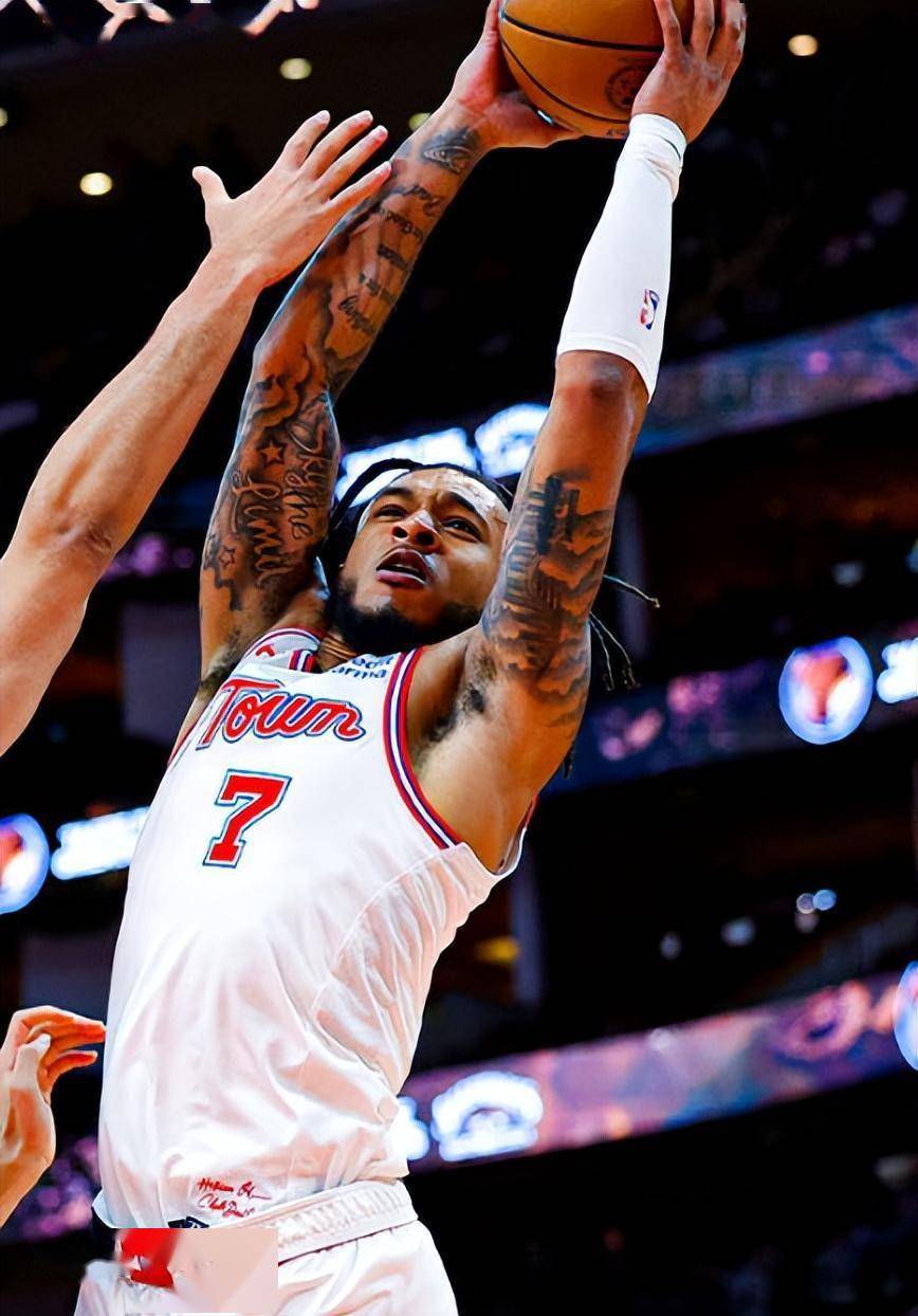 国王横扫爵士，范弗利特关键制胜的简单介绍