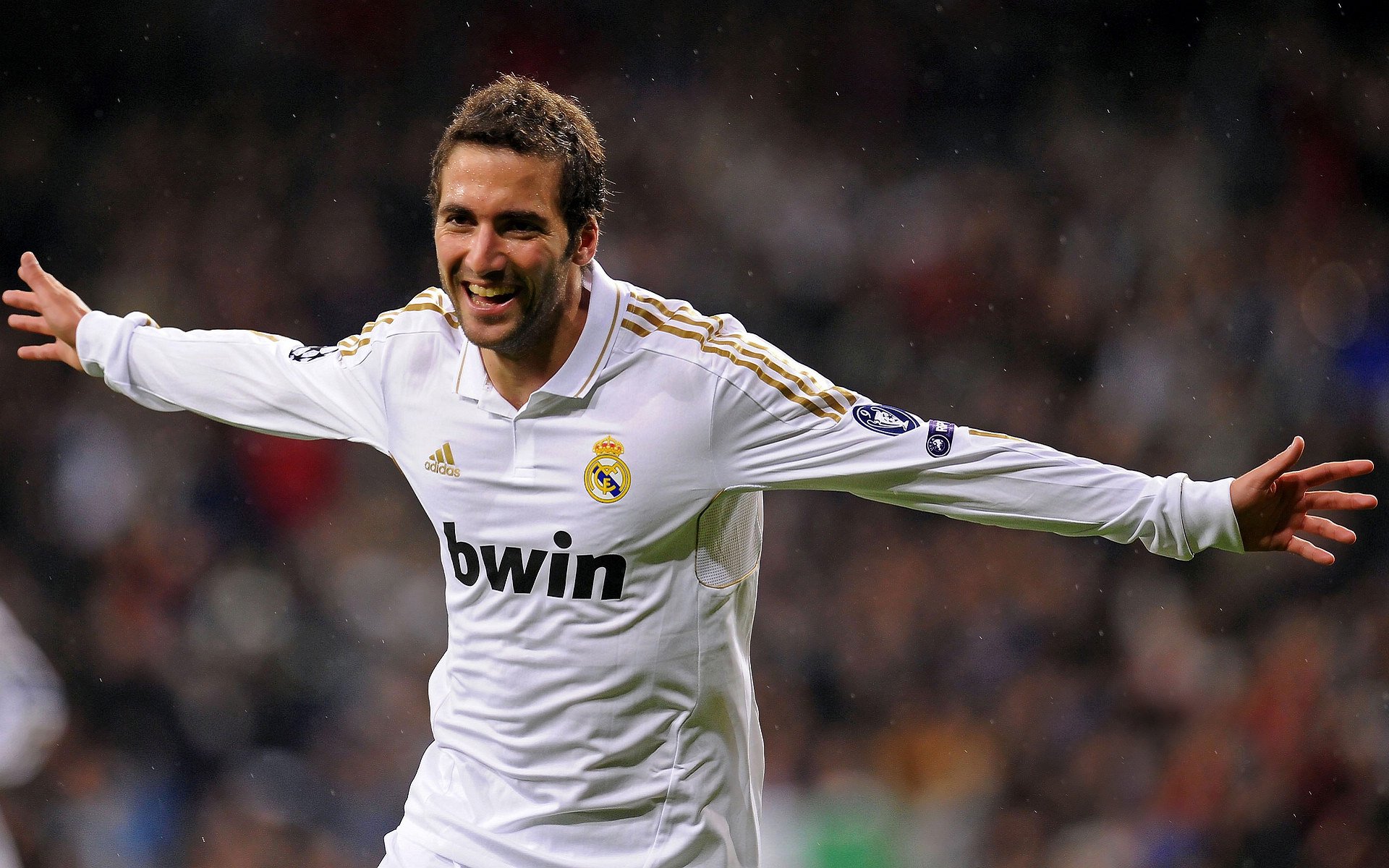 德里赫特关键制胜头槌定乾坤,那不勒斯力克马竞抢占争冠先机