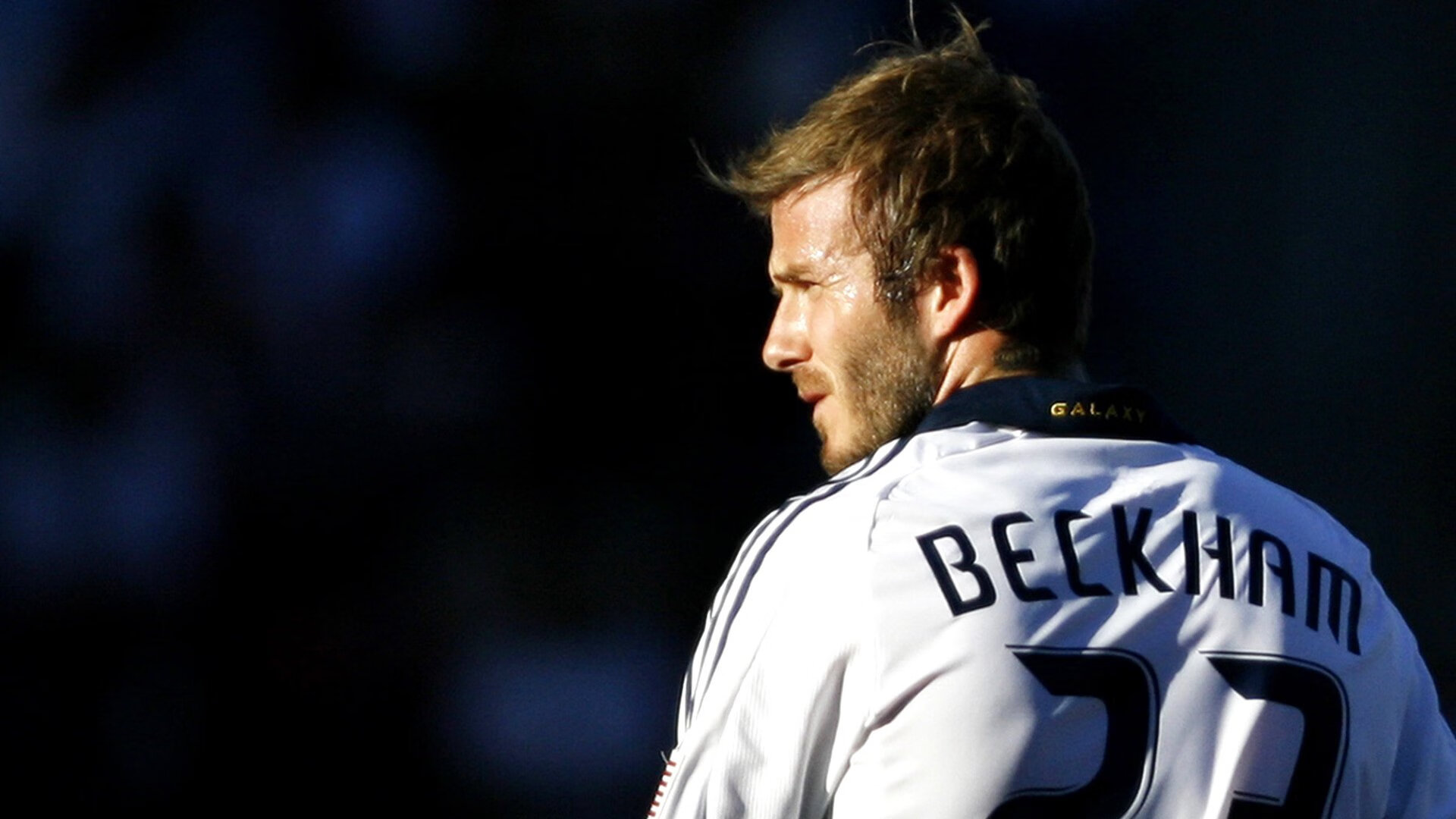 黄鸭组合展翅,法国队完胜泰国队背后的战术革命